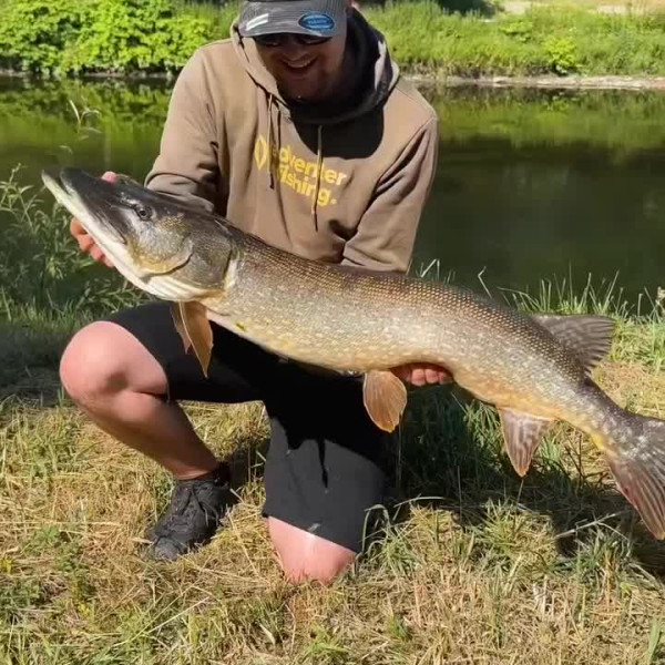 Instagram @thebestangler