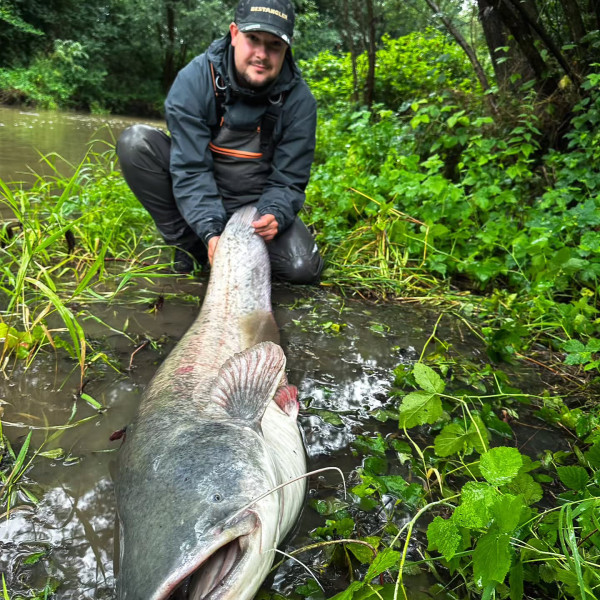 Instagram @thebestangler