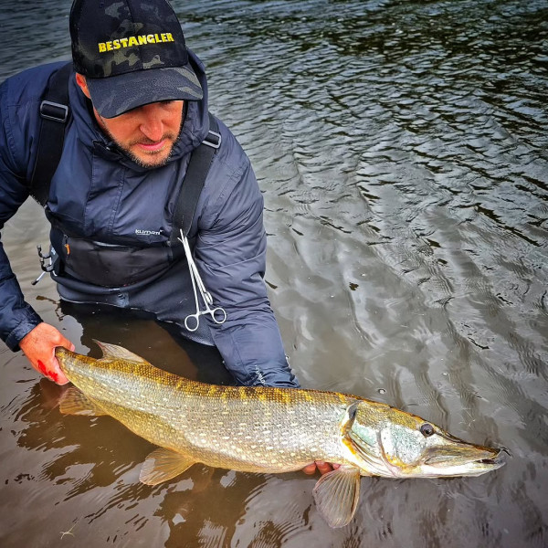 Instagram @thebestangler