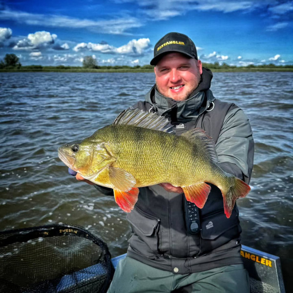 Instagram @thebestangler