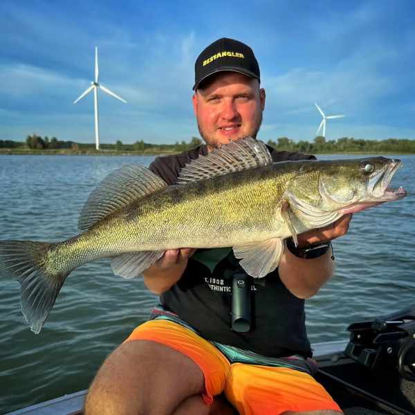 Instagram @thebestangler